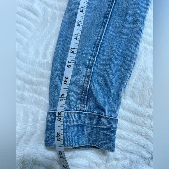 Blank NYC Distressed Denim Jacket Cropped Raw Hem Size S Light Wash Jean Jacket - Picture 10 of 11